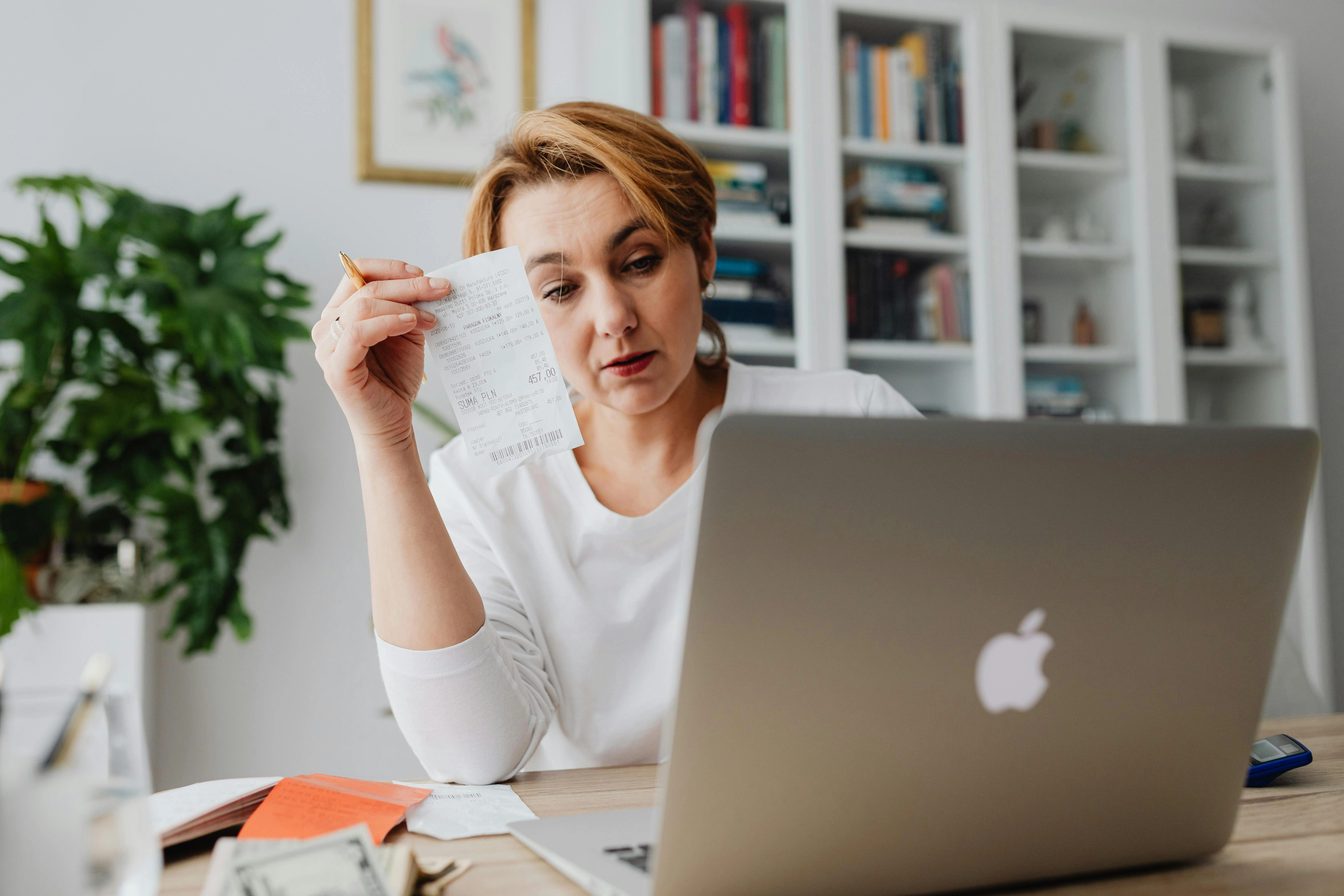 How do I Choose an Online Bookkeeping Service?