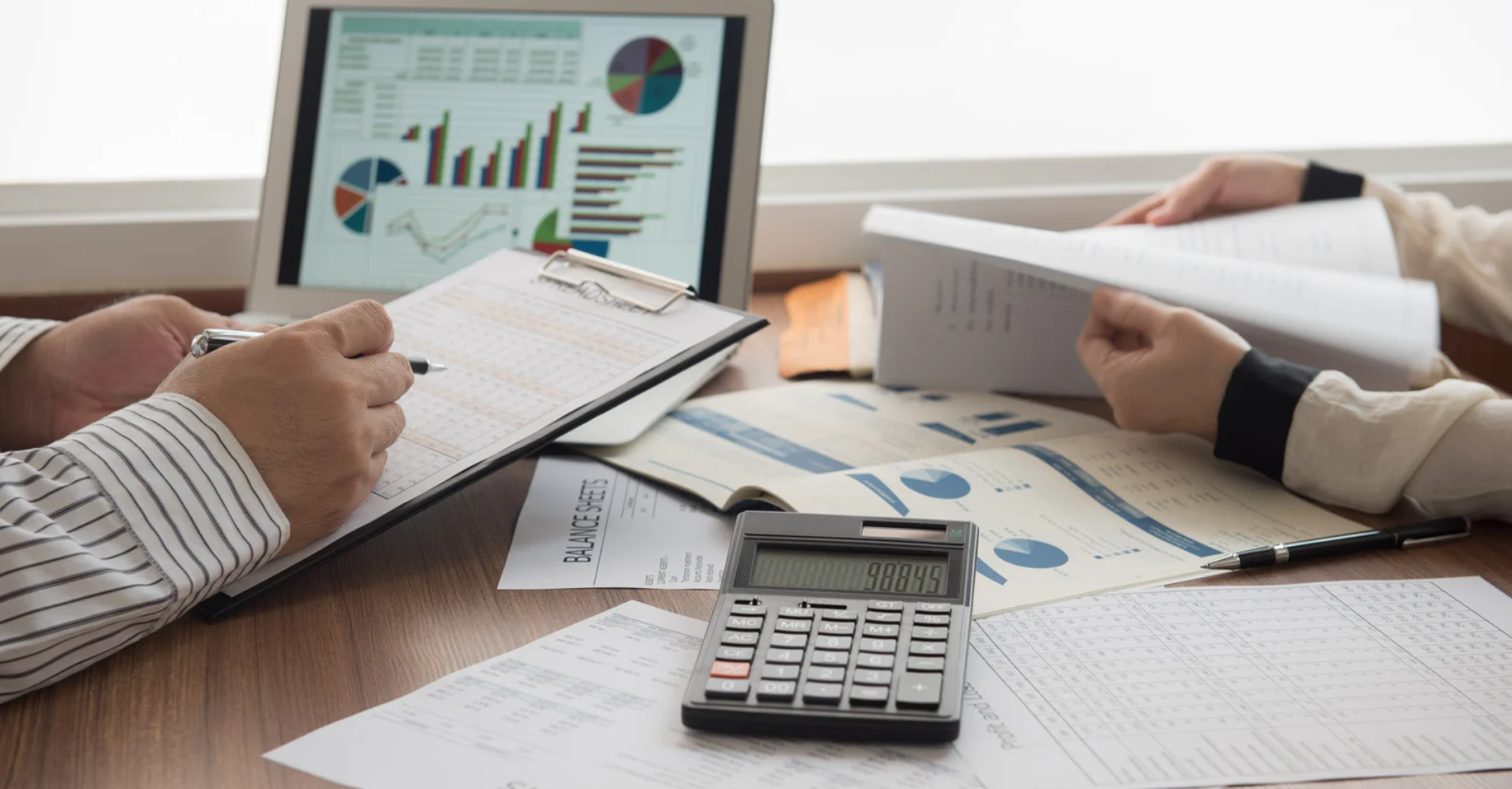 What is a Financial Consultant